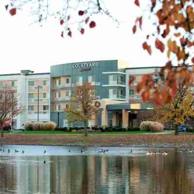 Courtyard Evansville East Hotel Exterior