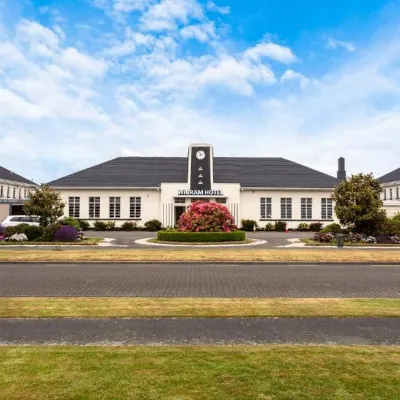 Wigram Hotel Hotels near Dakota Park