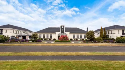 Wigram Hotel Hotels near Faringdon Community Garden