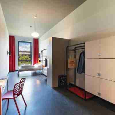Meininger Hotel Genève Centre Charmilles Rooms