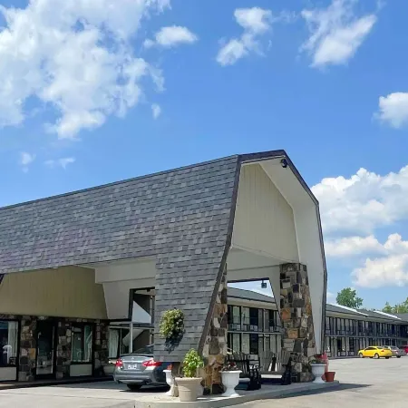 Travelodge by Wyndham Pigeon Forge Dollywood Lane