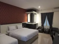 Shangrila Hotel Hotels near Wisata Alam Gua Sigalapang