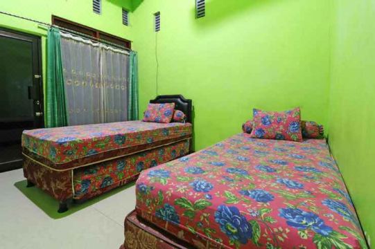 Q-Mall 근처 RedDoorz Syariah의 위치 장점