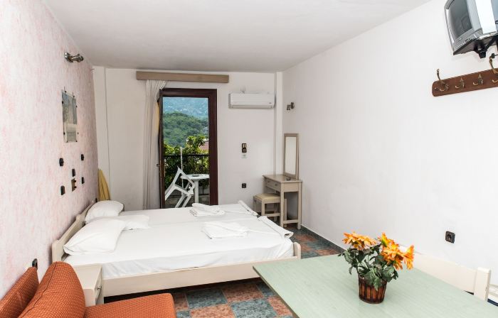 VM Studios & Apartments
