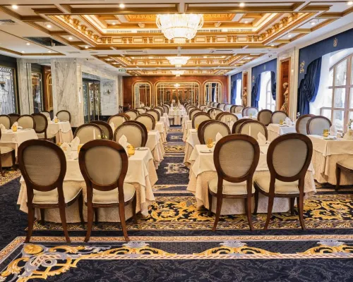 Tsar Palace Luxury Hotel & Spa فنادق في بوشكين
