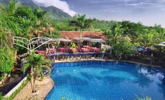 Bukit Daun Hotel and Resort Kediri