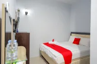 RedDoorz @ Hotel Grand Aulia Majene Hotels in 