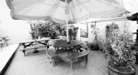 Summerfield Pub & Boutique Rooms Hotels in Bromley