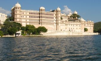 Taj Fateh Prakash Palace Udaipur