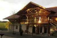 Schnatterhof Hotels in Lambrechten