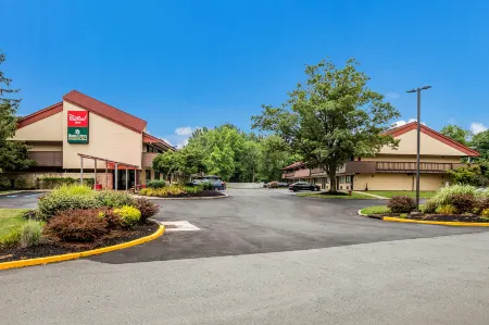 Red Roof Inn Princeton - Ewing Отели рядом с достопримечательностью «Квакер Бридж Молл»