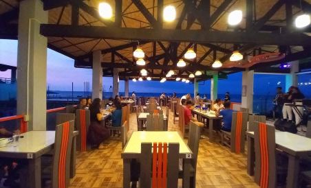 Sweet Mermaids Hotel and Restobar - Housity