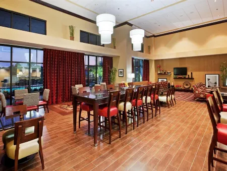 Hampton Inn & Suites Millington