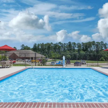 Days Inn & Suites by Wyndham Huntsville