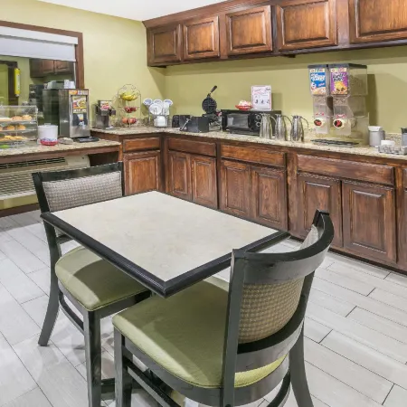 Super 8 by Wyndham Norman West