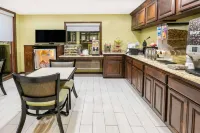 Travelodge Inn & Suites by Wyndham Norman