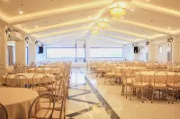 The Blu Hotel Hotels in Tabaco