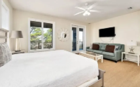 Villa de Palmas 5 Bedroom Home by Redawning