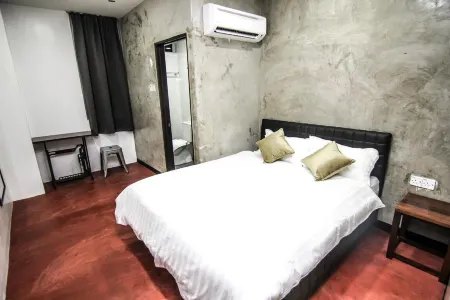 Rock Wood Hotel