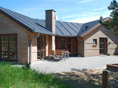 "Thormar" - 1.5km from the Sea