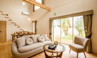 Nagahama Lifestyle Glamping Hotel