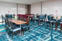 SpringHill Suites Chicago O'Hare - breakfast