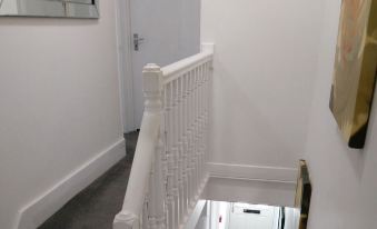 Pleasant Court Guest House - Housity