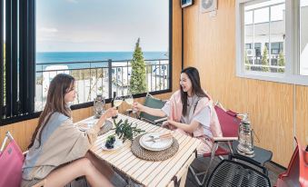 10. 뷰델카라반펜션..