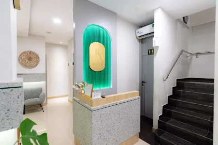 Urbanview Hotel R House Batam by RedDoorz Отели в г. Нонгса