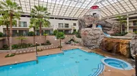 Best Western Plus Lamplighter Inn  Conference Centre - Pools