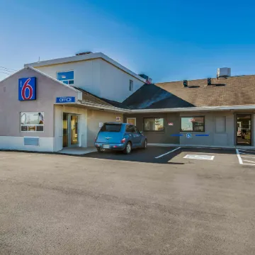 Motel 6 Moncton, NB
