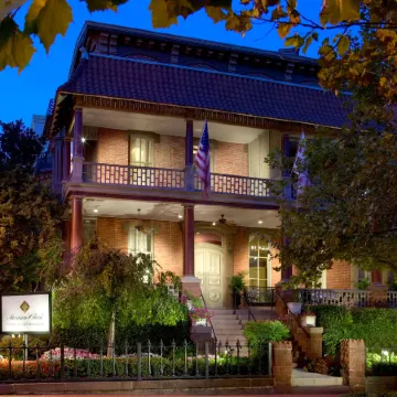 Morrison Clark Inn Washington DC Convention Center Отели рядом с достопримечательностью «Концертный зал «Конститьюшн-холл»»