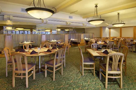 Red Lion Hotel Eureka Отели в г. Миртлтаун