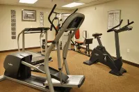 Ramada by Wyndham Anchorage Downtown - gimnasio