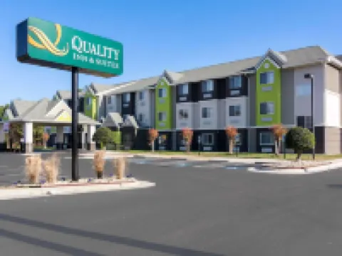 Quality Inn & Suites Ashland Near Kings Dominion Hotels in Ashland