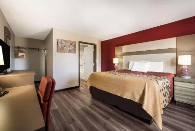 Econo Lodge Inn & Suites Hotels in Canandaigua