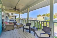 Steps to Ocean and Bay Bradenton Beach Townhome! - con vistas al mar