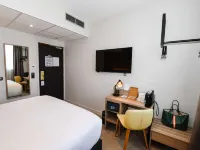Best Western Plus Le Havre Centre Gare Hotels near Natural History Museum
