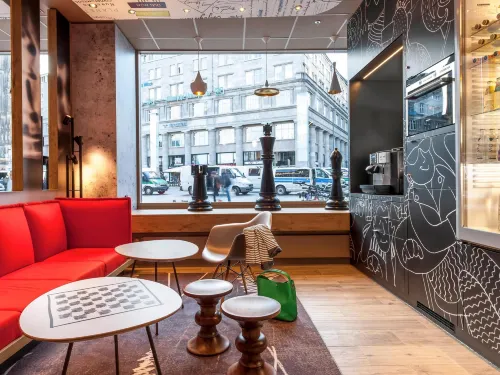 ไอบิส โฮเทล โคโลญ อัม ดอม