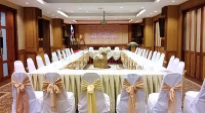 โรงแรมริเวอร์ ซิตี้