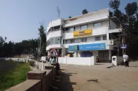 Hotel Gvs Residency