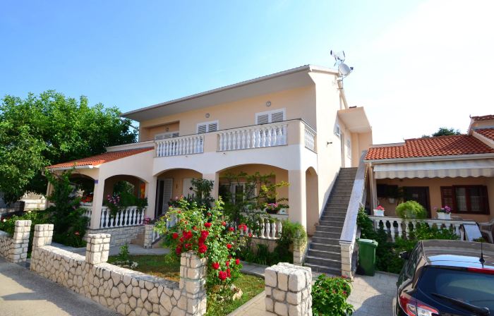 Dević