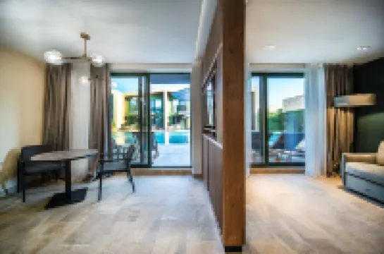 HVD Reina del Mar - Premium Spa Service & Free Parking