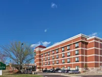 La Quinta Inn & Suites by Wyndham Edmond Hotels in Edmond