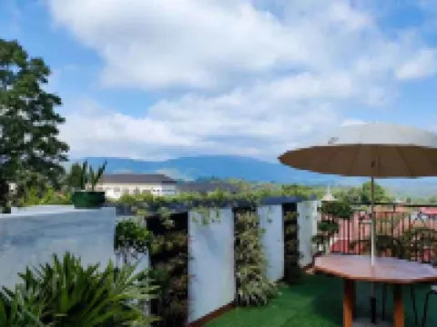 Grand Gallery Hotel Bukittinggi ブキティンギのホテル