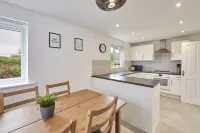 Host & Stay - Cayton Bay Cottage