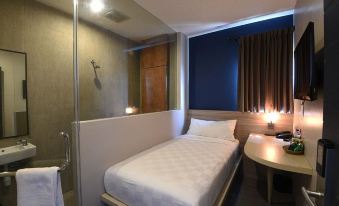 4. Mira Inn..