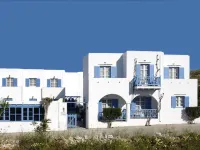 Villa Kelly Rooms & Suites Hotels in Науса