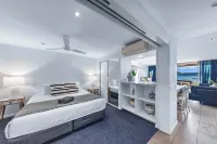 By the Sea Shore Hotels in Cannonvale