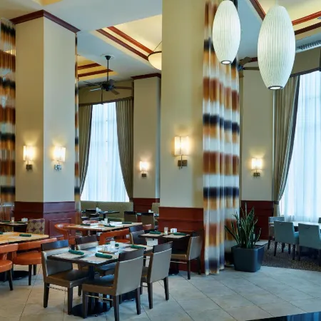Hilton Garden Inn Charlotte-Uptown Отели рядом с достопримечательностью «Банк оф Америка Стадиум»
